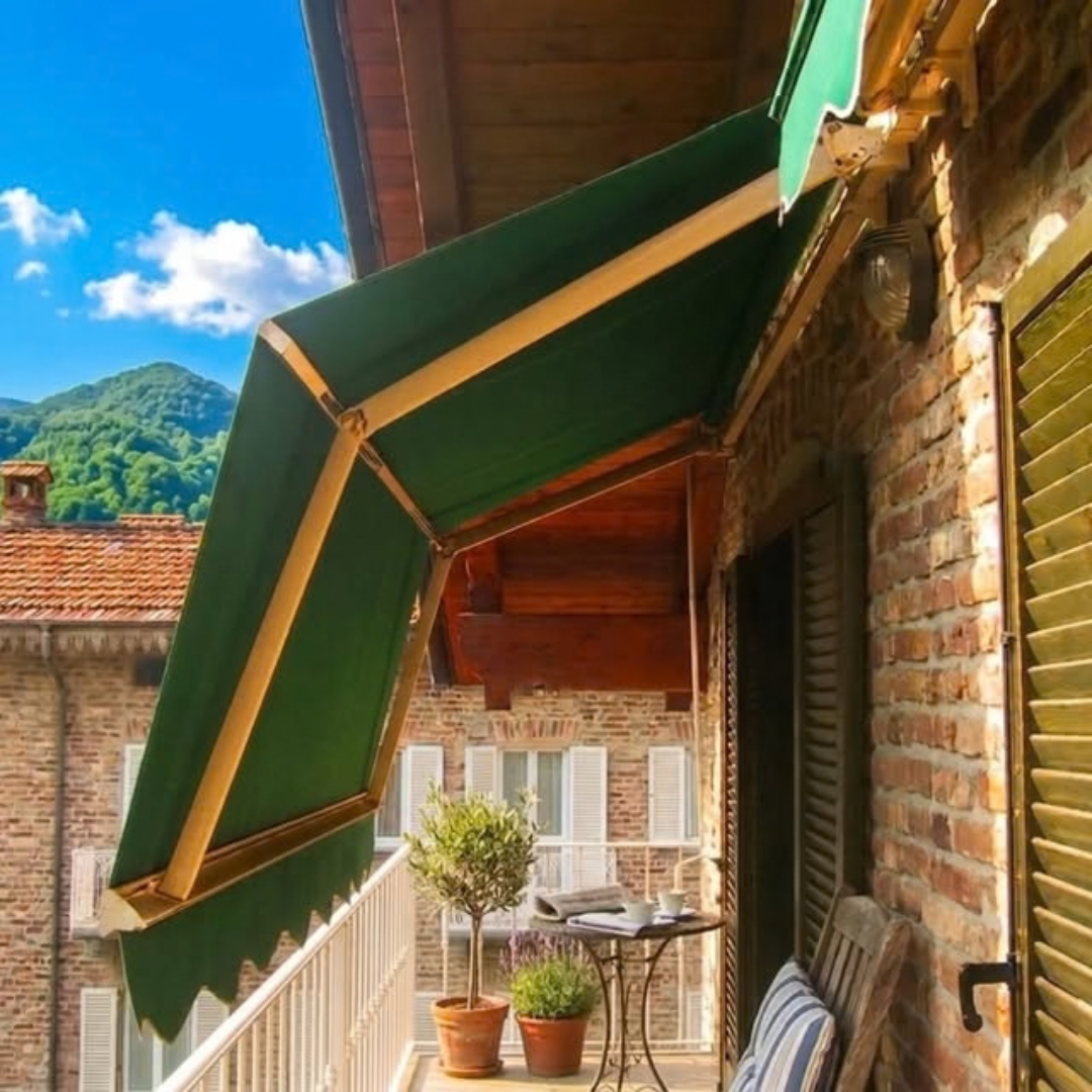 Home Tenda da sole a doppia inclinazione